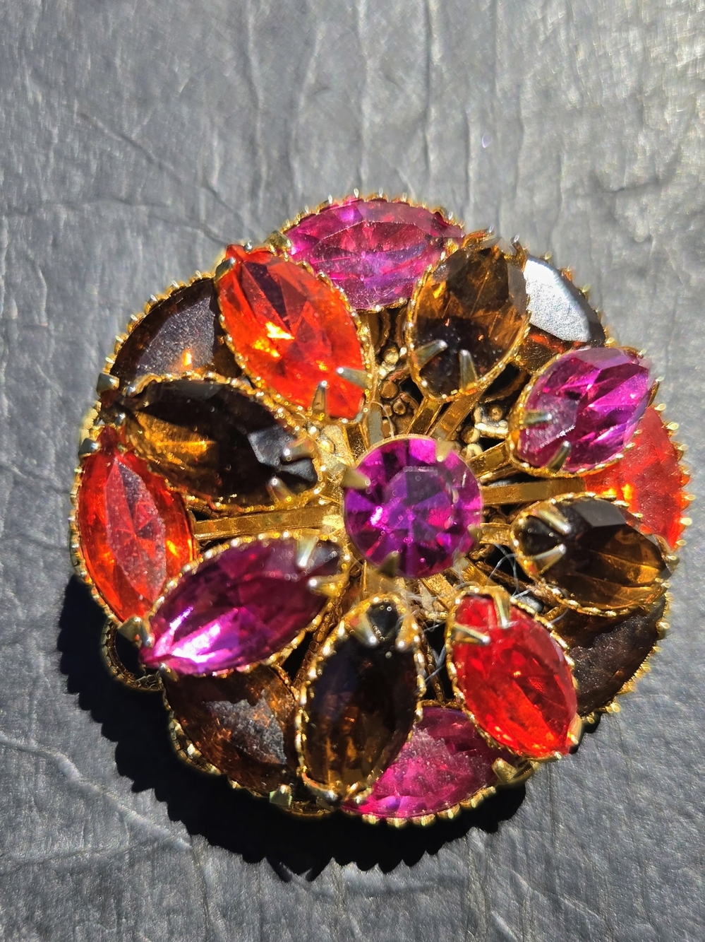 Late 50s/ Early 60s Sparkling Rhinestone Brooch